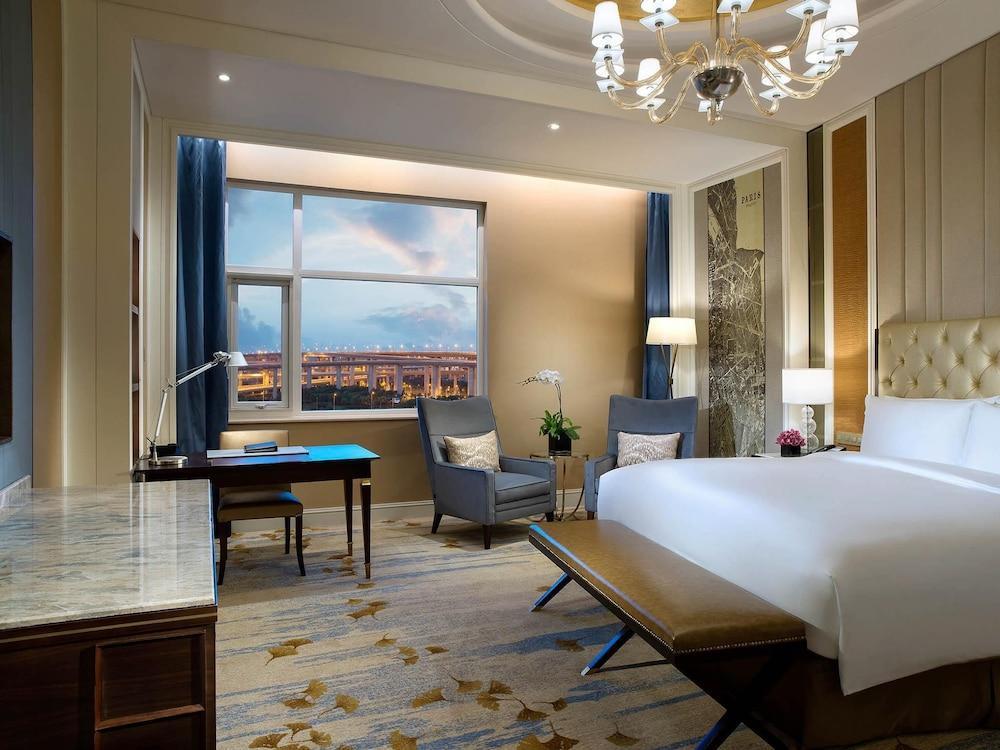 Sofitel Shanghai Hongqiao Room Type - Junior Suite, 1 King Bed