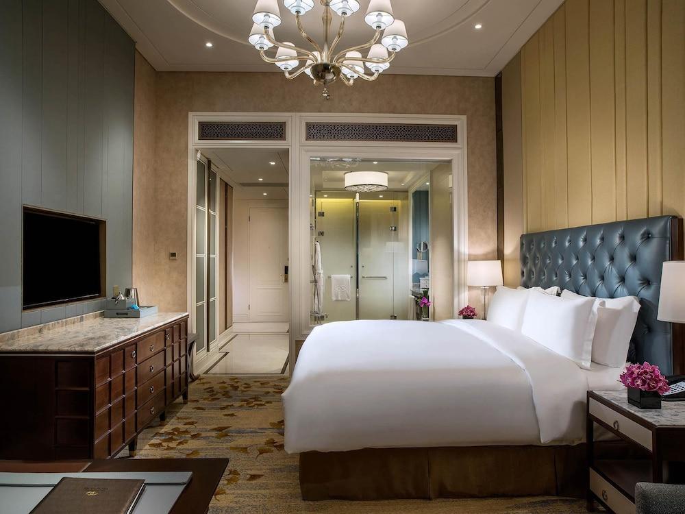 Sofitel Shanghai Hongqiao Room Type - Luxury Room, 1 King Bed