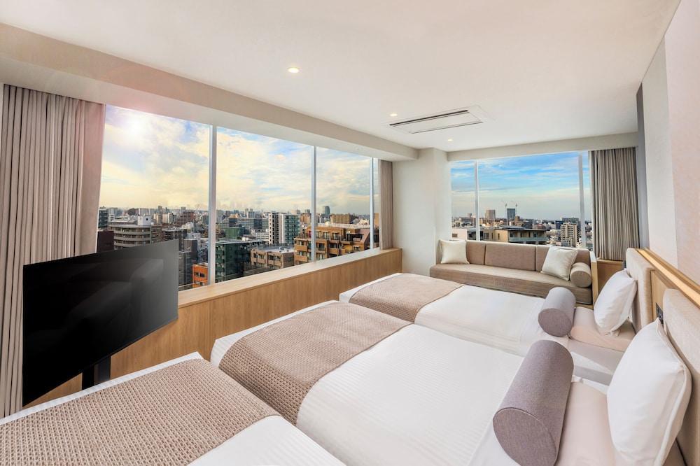 ART HOTEL Nippori Lungwood Room Type - Sky View Triple with shower booth, Non Smoking, Up to 5 People