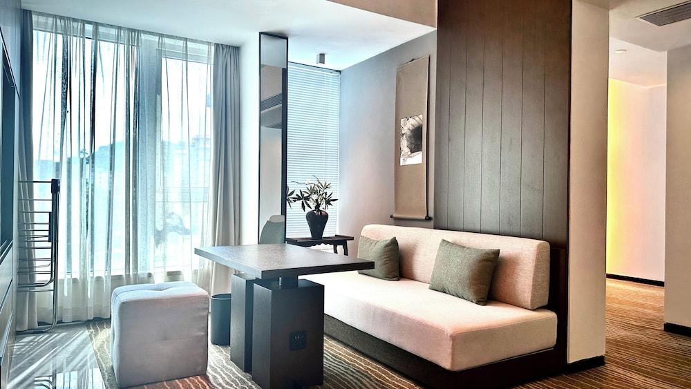 Yuwa Hotel Room Type - Superior Suite(King)