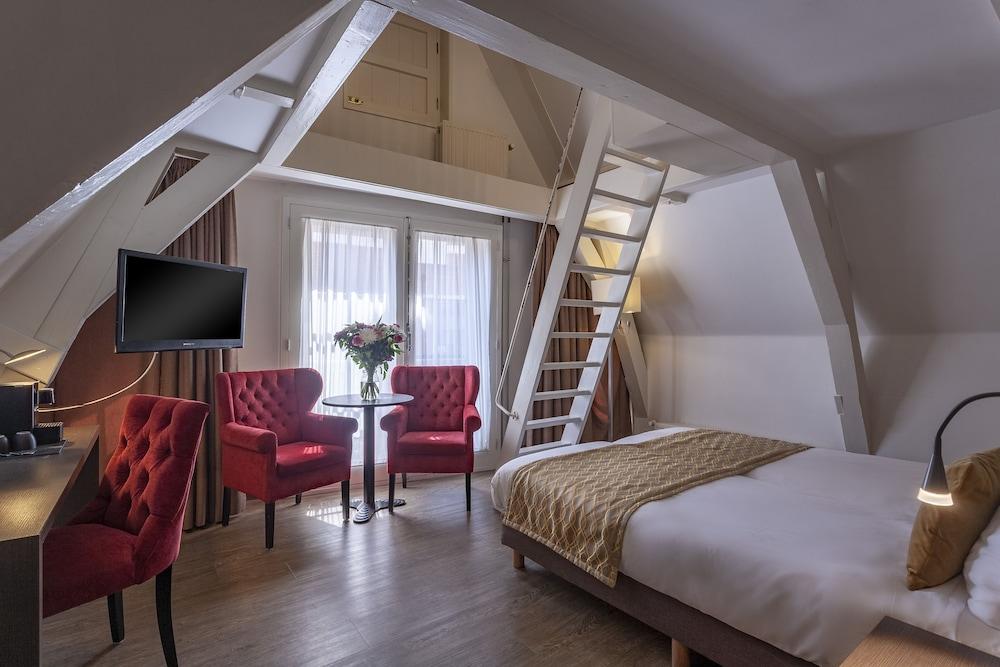 Hotel Avenue Room Type - Family Room