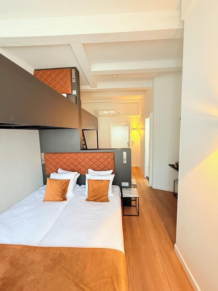 Hotel Avenue Room Type - Superior Family Room