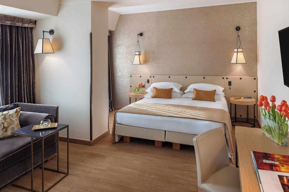 Starhotels Metropole Room Type - Junior Suite