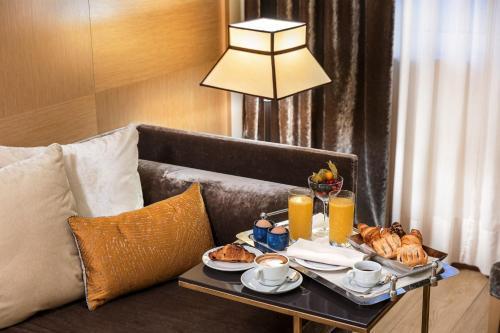 Starhotels Metropole - Tap to explore photos