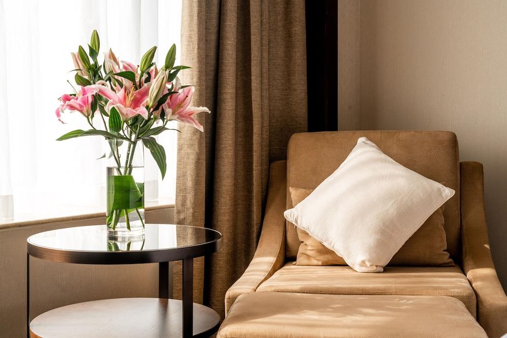 Crowne Plaza Shanghai Room Type - Standard Room