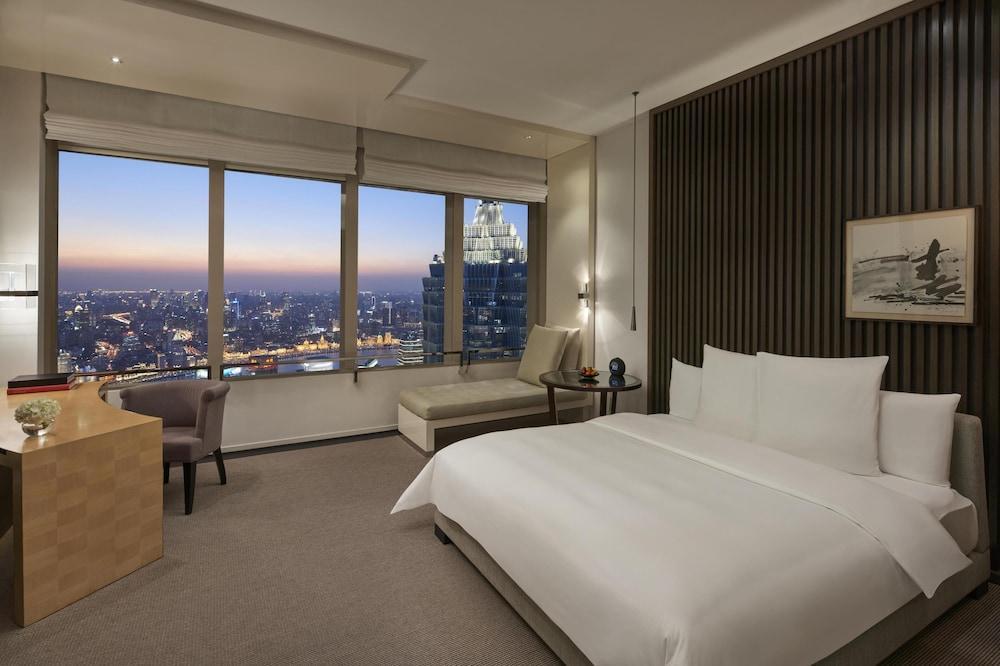 Park Hyatt Shanghai Room Type - 1 King Bed, Bund River View