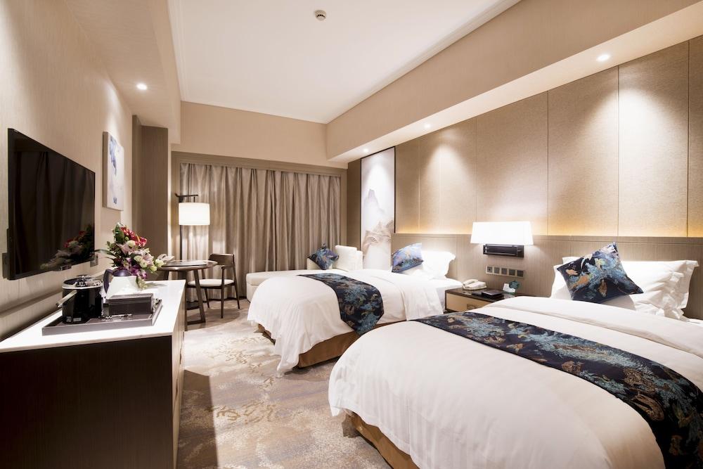 Jin Jiang Pine City Hotel Room Type - Deluxe Twin Room