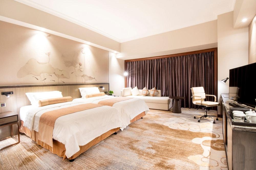 Jin Jiang Pine City Hotel Room Type - Superior Twin With View Jin Jiang Pine City Hotel Room Type - Superior Twin With View