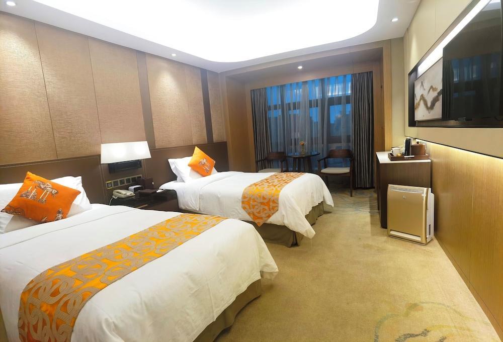 Jin Jiang Pine City Hotel Room Type - Executive Twin Room