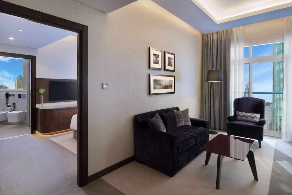 Radisson Blu Hotel Dubai Waterfront Room Type - Junior Suite - Lounge Access