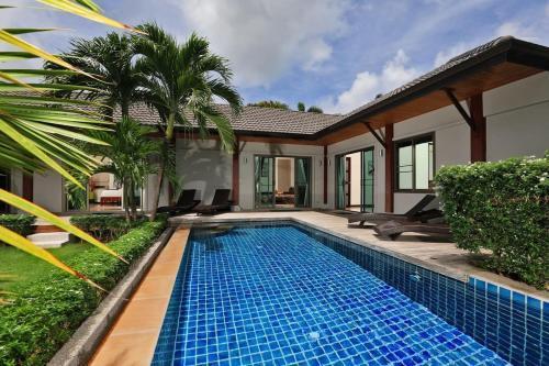 Villa Heni Private pool 3BR villaNaiharn beach Room Type - Villa