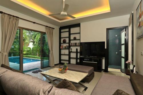 Villa Heni Private pool 3BR villaNaiharn beach - Tap to explore photos