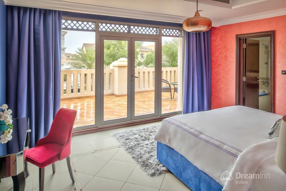 Dream Inn Dubai-Palm Island Retreat Villa - Tap to explore photos