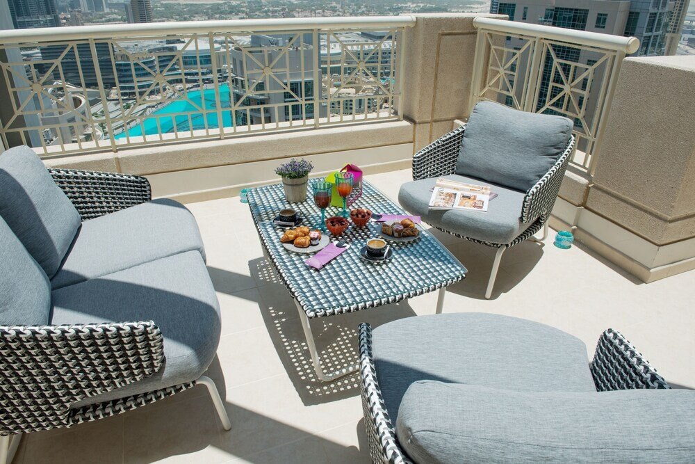 Dream Inn Apartments - 29 Boulevard Private Terrace - Tap to explore photos