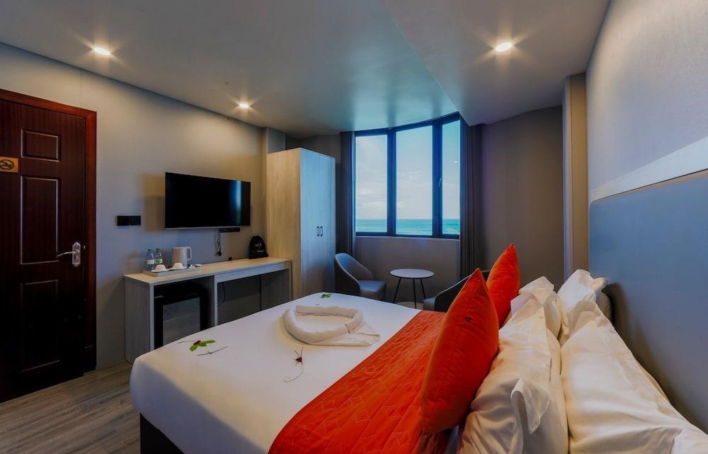 Starry Beach Inn Room Type - Grand Sea View Room and Free Airport Transfer