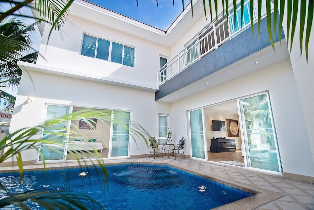 Tropicana Pool Villa Room Type - Villa 4 - Private Pool 7 Bedrooms (Located Offsite)