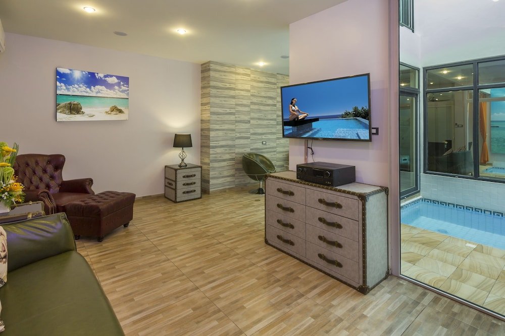 Tropicana Pool Villa Room Type - Villa T13 Private Pool 6 Bedrooms