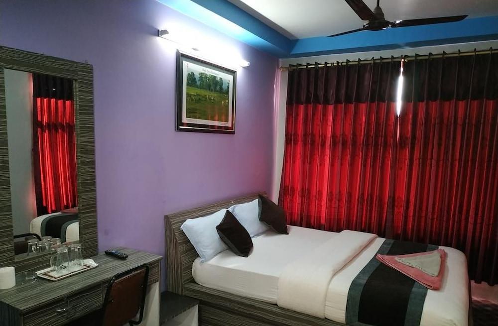 Three Boys Apartment and Guesthouse - Tap to explore photos