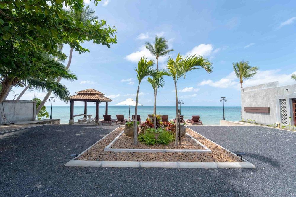 Pao Jin Poon Beach Front Villa
