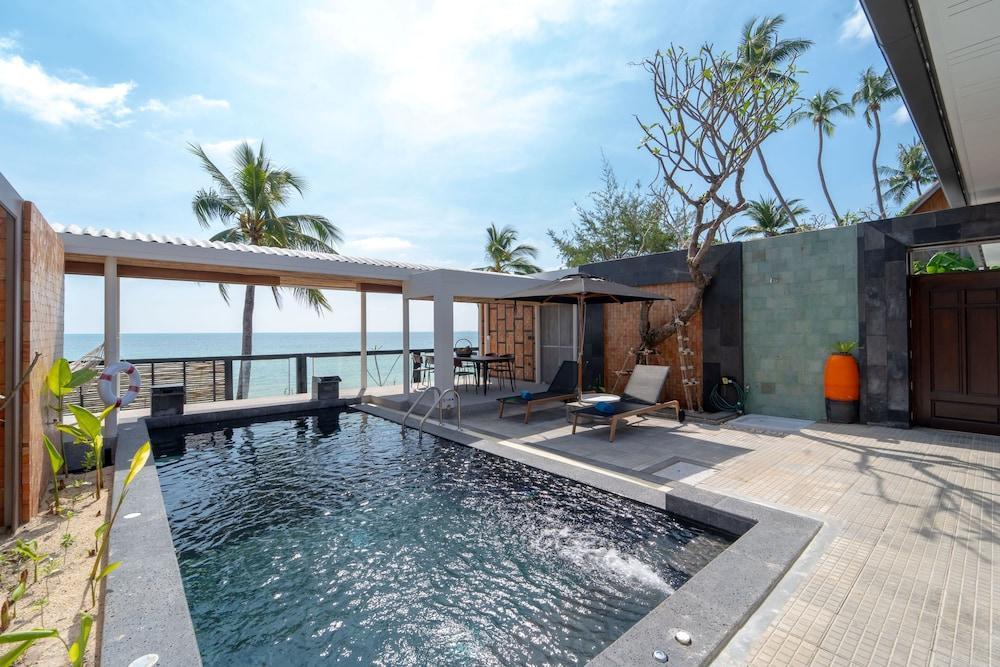 Pao Jin Poon Beach Front Villa Room Type - Two Bedroom Beachfront Pool Villa