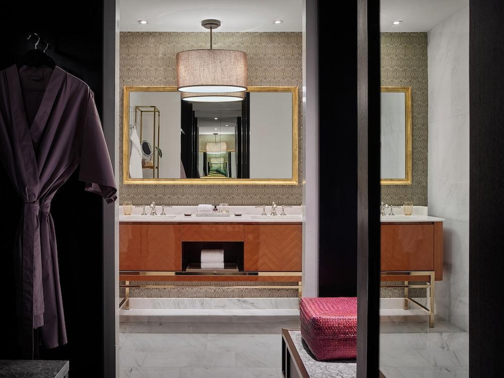 Rosewood Bangkok Room Type - Manor Suite King