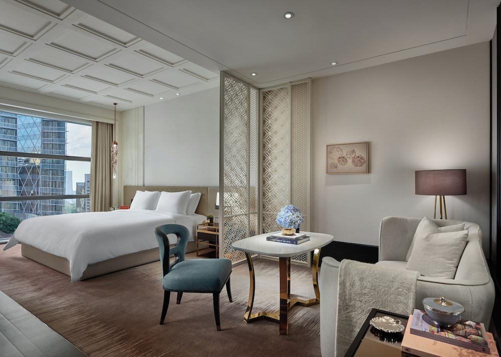 Rosewood Bangkok Room Type - Deluxe King