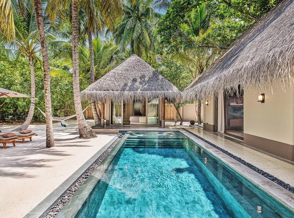 JOALI Maldives Room Type - Family Villa, 2 Bedrooms (Beach, with Two Pools)