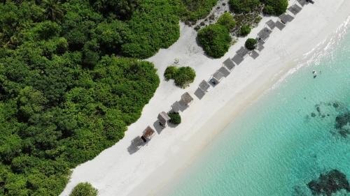 The Castaway Retreat - Tap to explore photos