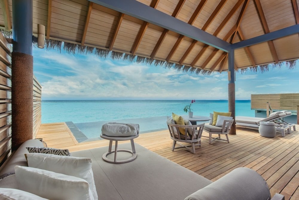 Vakkaru Maldives Room Type - Overwater Deluxe Pool Villa