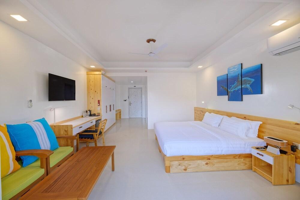 Luau Beach Inn Room Type - Family Quadruple Room