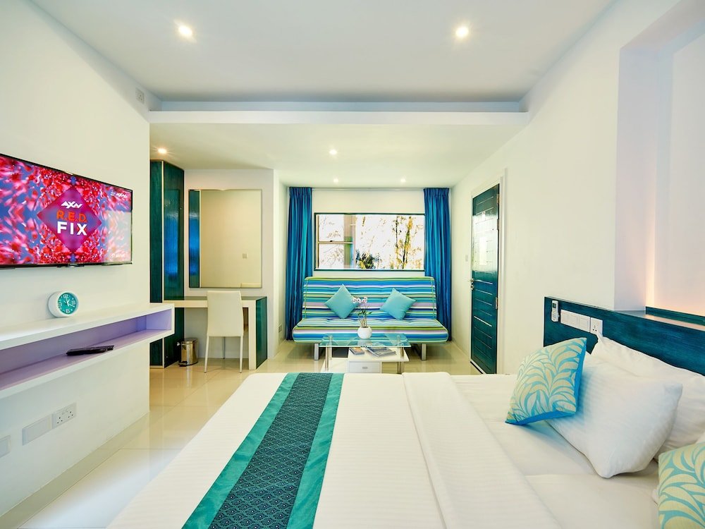 Planktons Beach Room Type - Family Quadruple Room, 1 Bedroom, Partial Sea View, Beachside