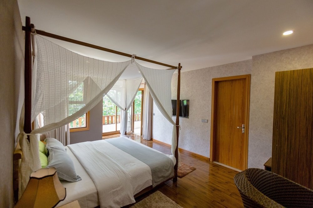 West Sands Room Type - Grand Suite, Ocean View (20% off on Return Shared Speed Boat transfer from Airport)