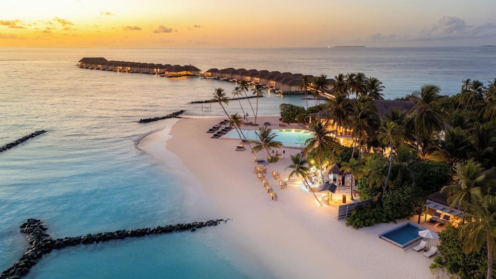 Baglioni Resort Maldives Luxury All Inclusive - LHW - Tap to explore photos