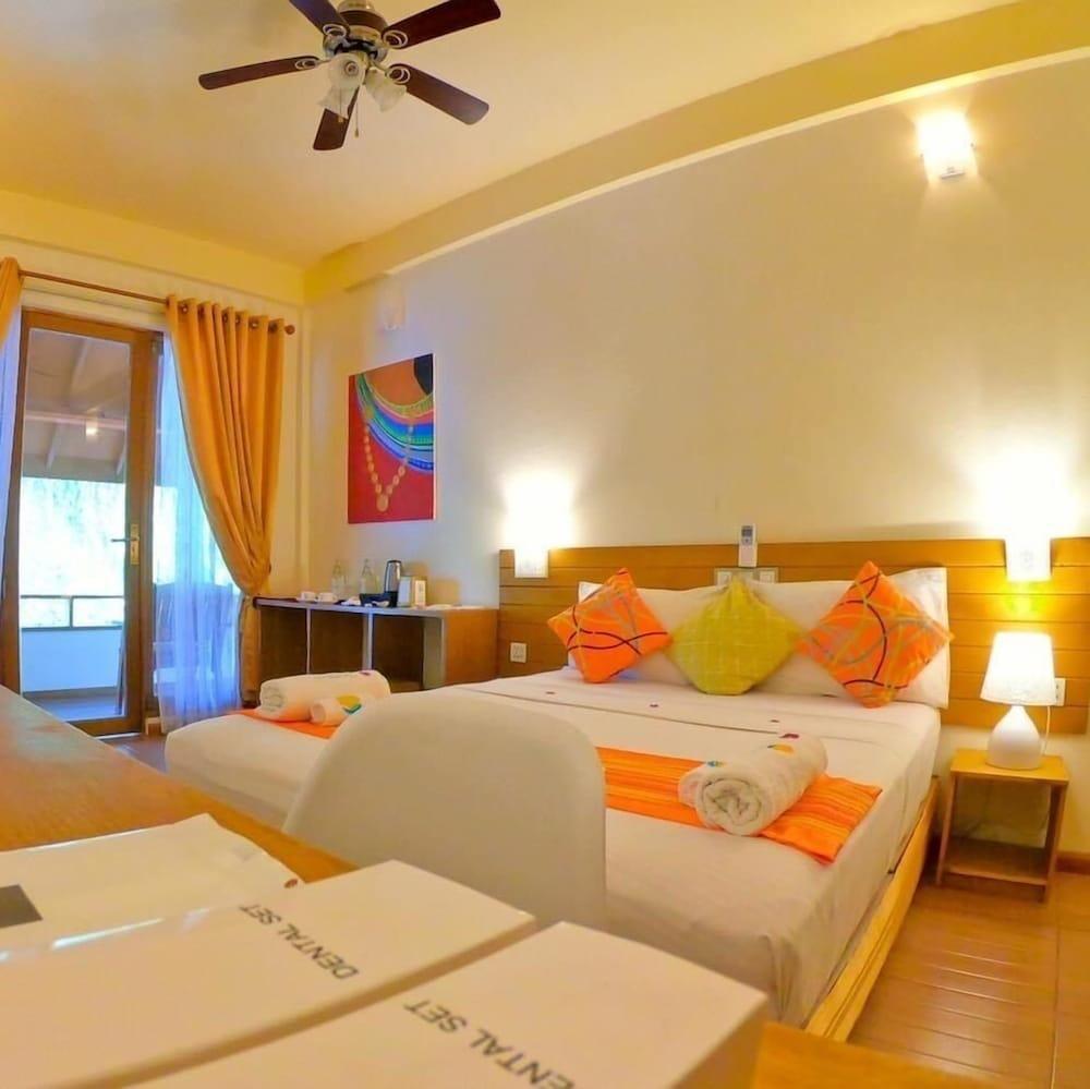 Ocean Beach Inn - Maldives Room Type - Deluxe Double Room, Garden View