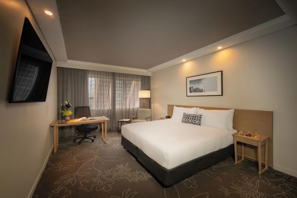 PARKROYAL Darling Harbour Room Type - Deluxe King Room