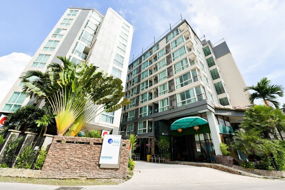 OYO 143 Dday Resotel Pattaya Standard - Tap to explore photos