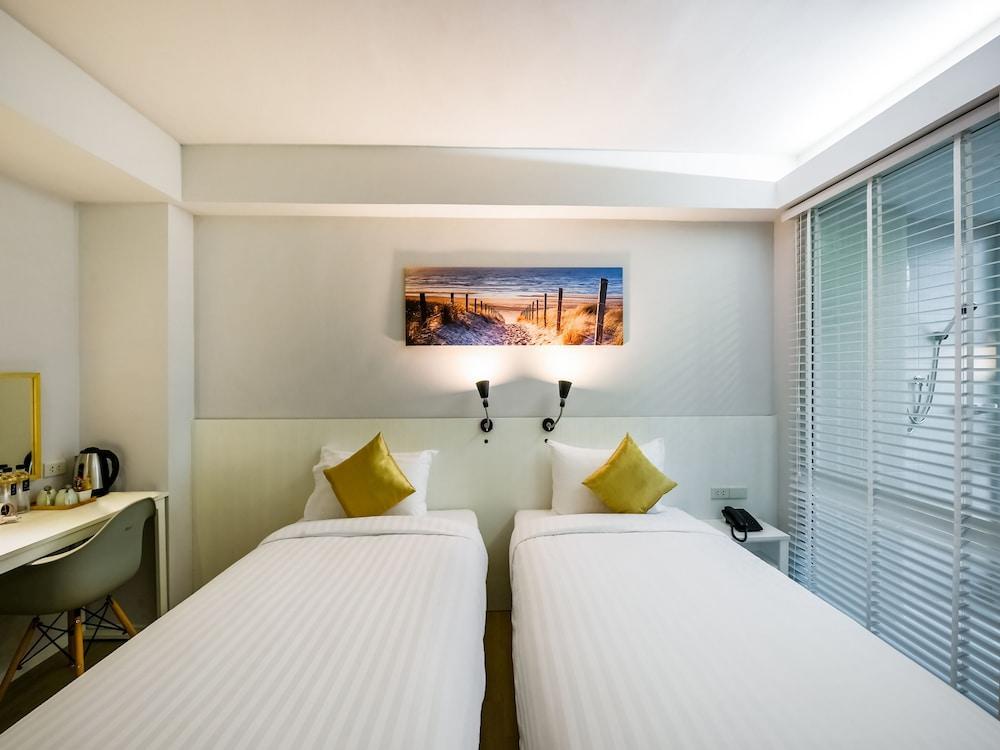OYO 137 Kitzio House Room Type - Deluxe Twin Room
