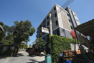 Sleep Hotel Bangkok - Tap to explore photos