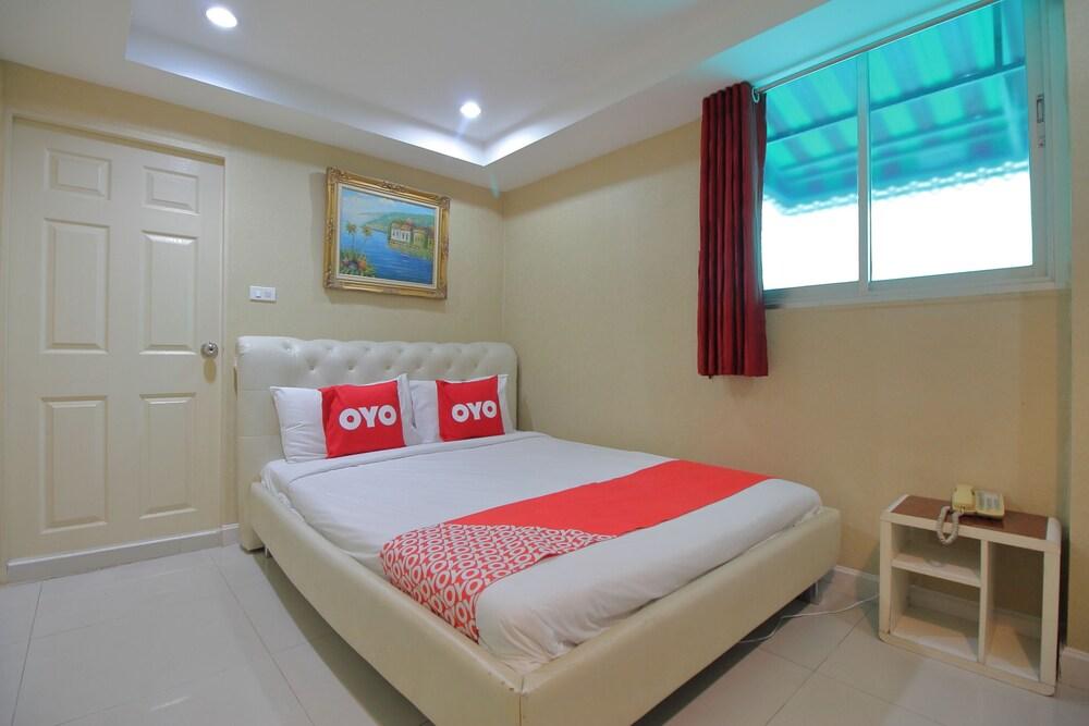 Diamond Residence Silom Room Type - Standard Double