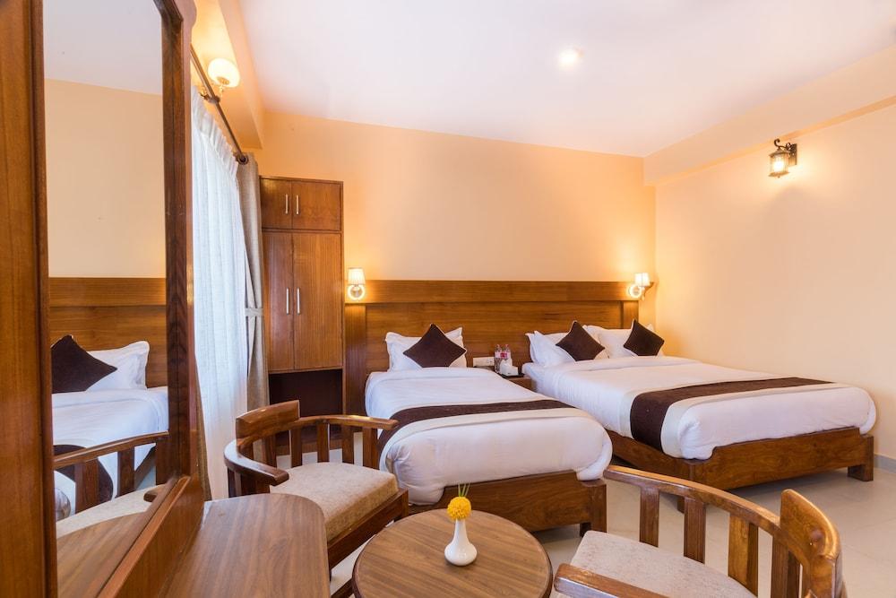 Hotel Lake Shore Room Type - Family Room, Lake View