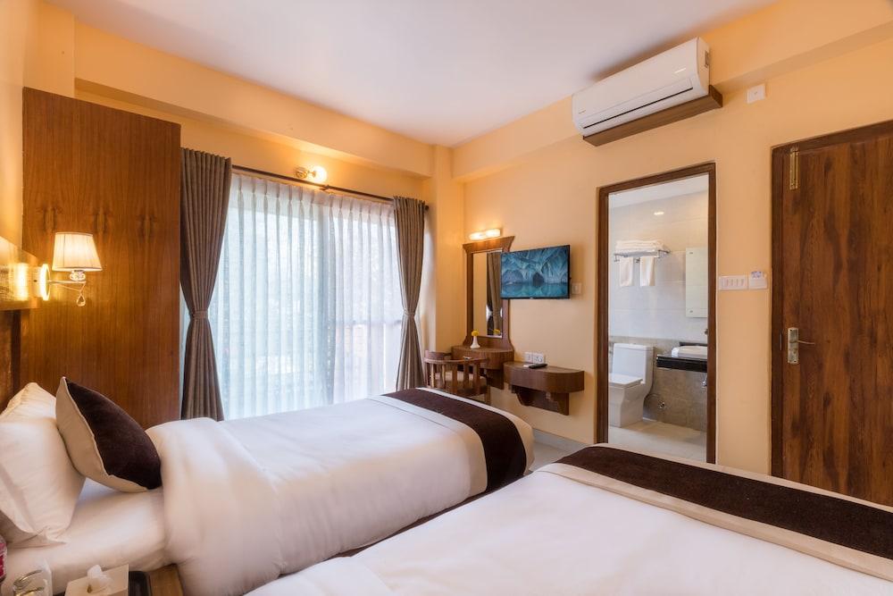 Hotel Lake Shore Room Type - Standard Double or Twin Room, Non Smoking, Patio Hotel Lake Shore Room Type - Standard Double or Twin Room, Non Smoking, Patio