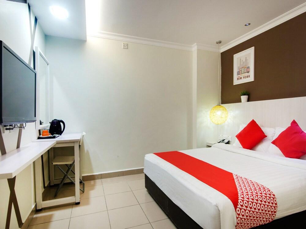 OYO 761 City Hotel Room Type - Standard Double