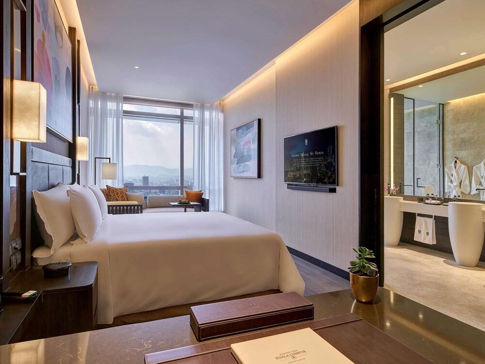 Banyan Tree Kuala Lumpur Room Type - Signature Banyan Retreat King Banyan Tree Kuala Lumpur Room Type - Signature Banyan Retreat King