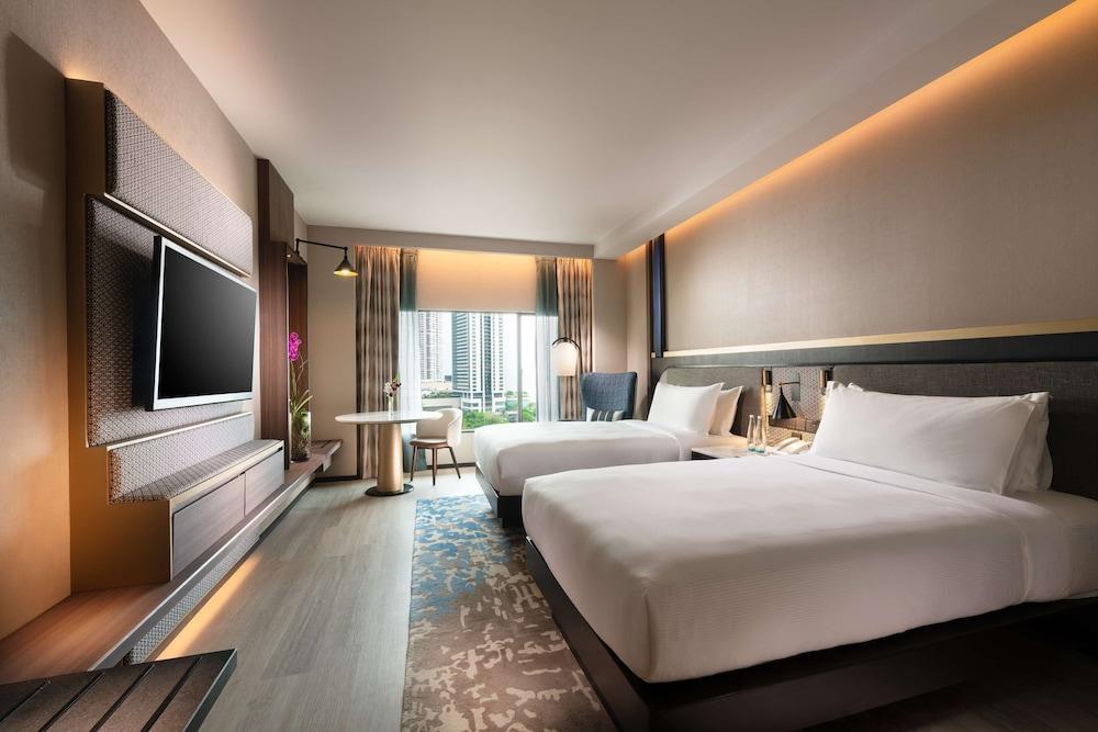 Hilton Colombo Room Type - Deluxe Room, 2 Twin Beds, Sea View