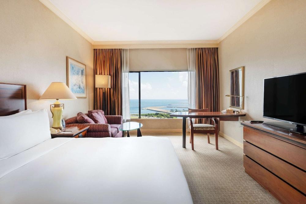 Hilton Colombo Room Type - KING DELUXE SEA VIEW ROOM