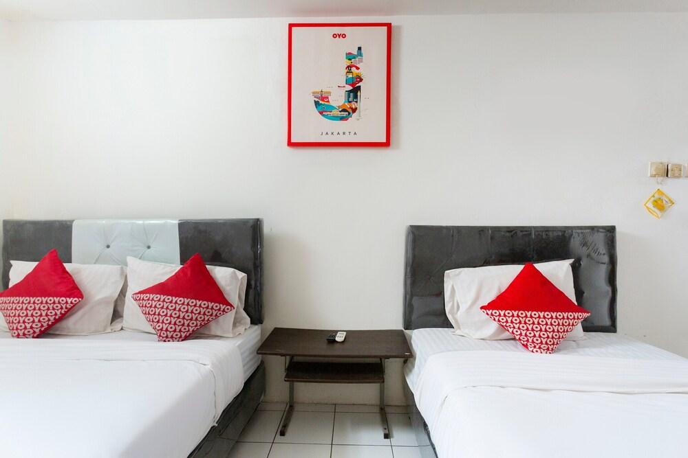 OYO 501 Elpeka Dua Residence - Tap to explore photos