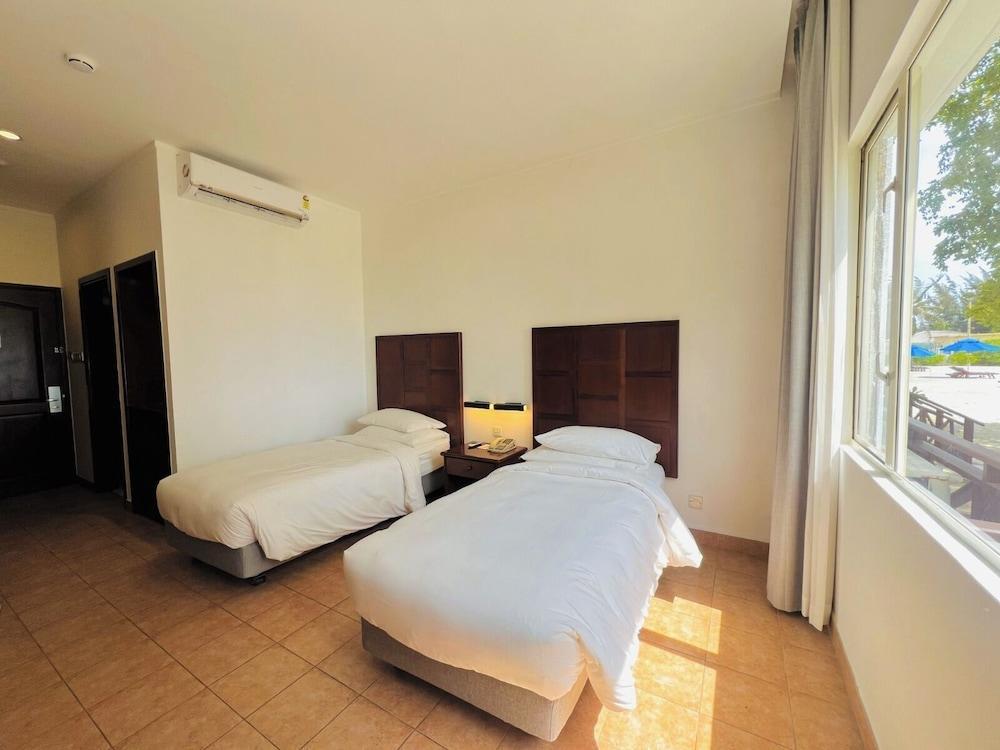 Hulhule Island Hotel Maldives Room Type - Superior King Ocean View Room