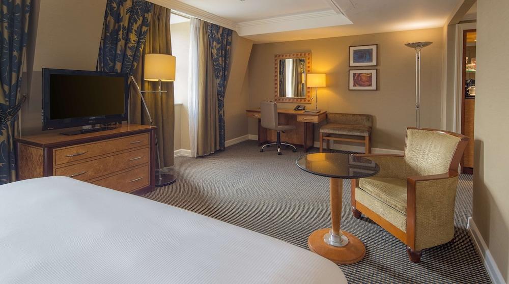 Hilton London Paddington Room Type - KING EXECUTIVE ROOM