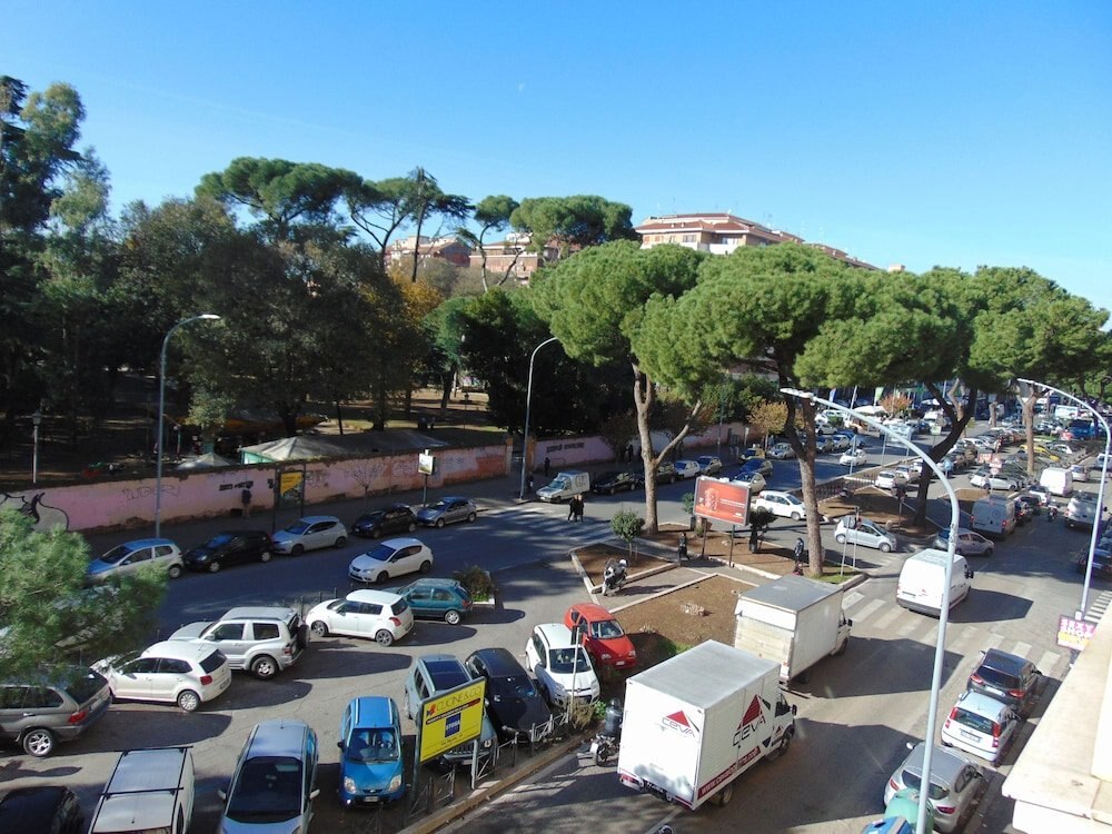 Rome Winners Home - Tap to explore photos