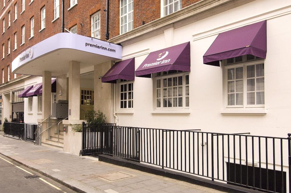 Premier Inn London Victoria - Tap to explore photos